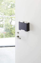 將圖片載入圖庫檢視器 日本品牌YAMAZAKI 山崎磁吸式口罩收納盒😷(橫款)